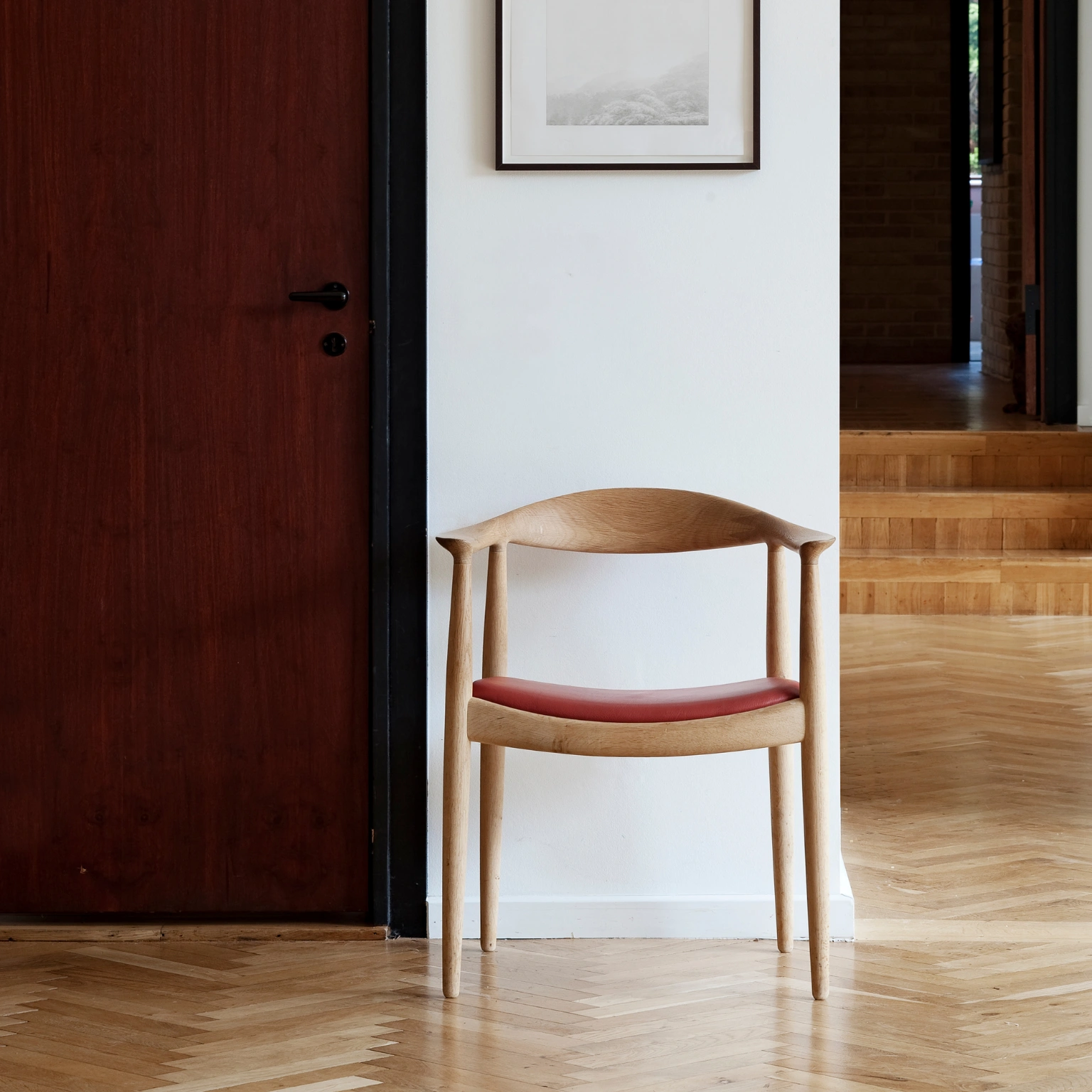 Round-Chair-Kennedy-Chair