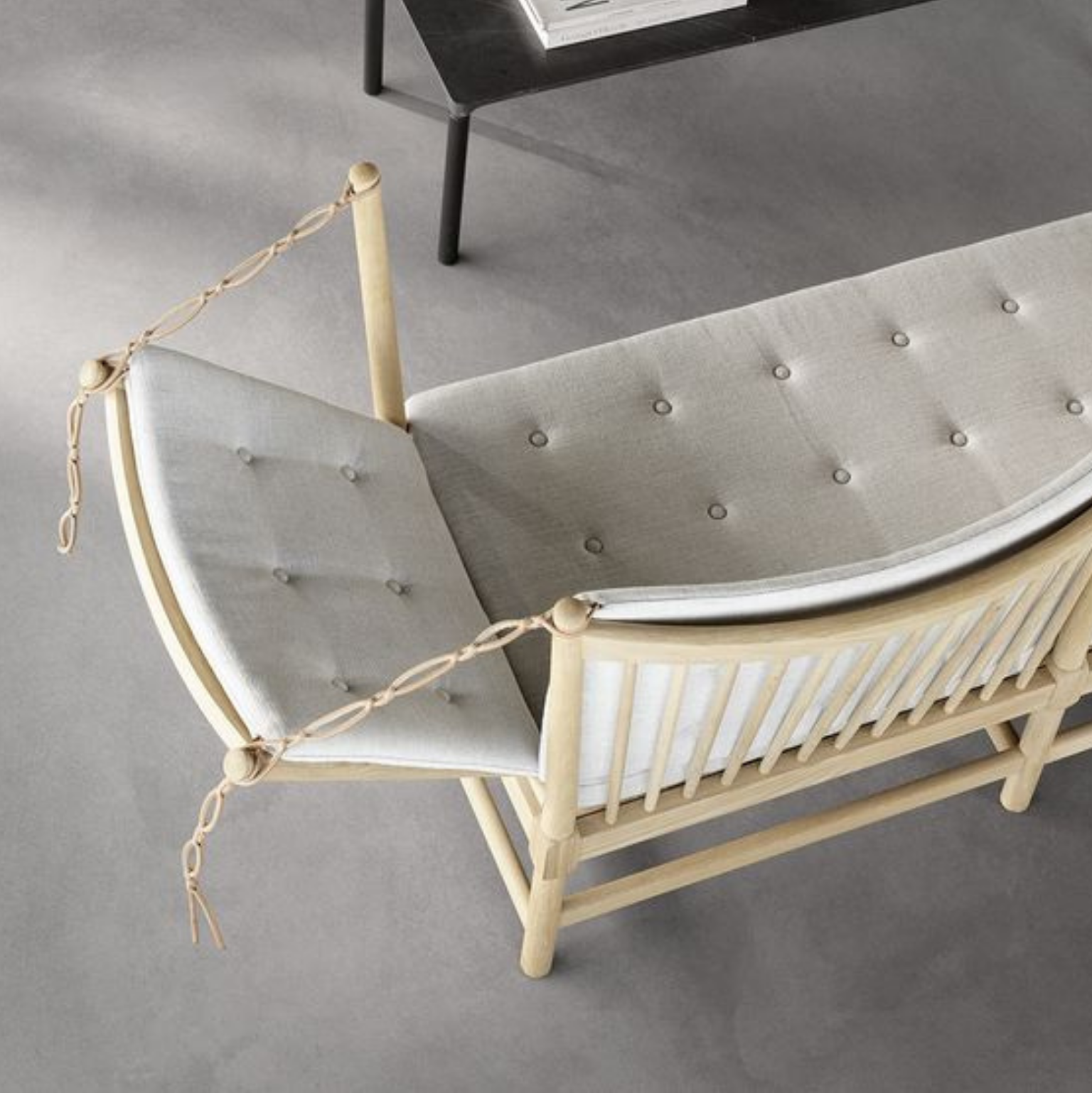 Spoke Back Sofa (6)