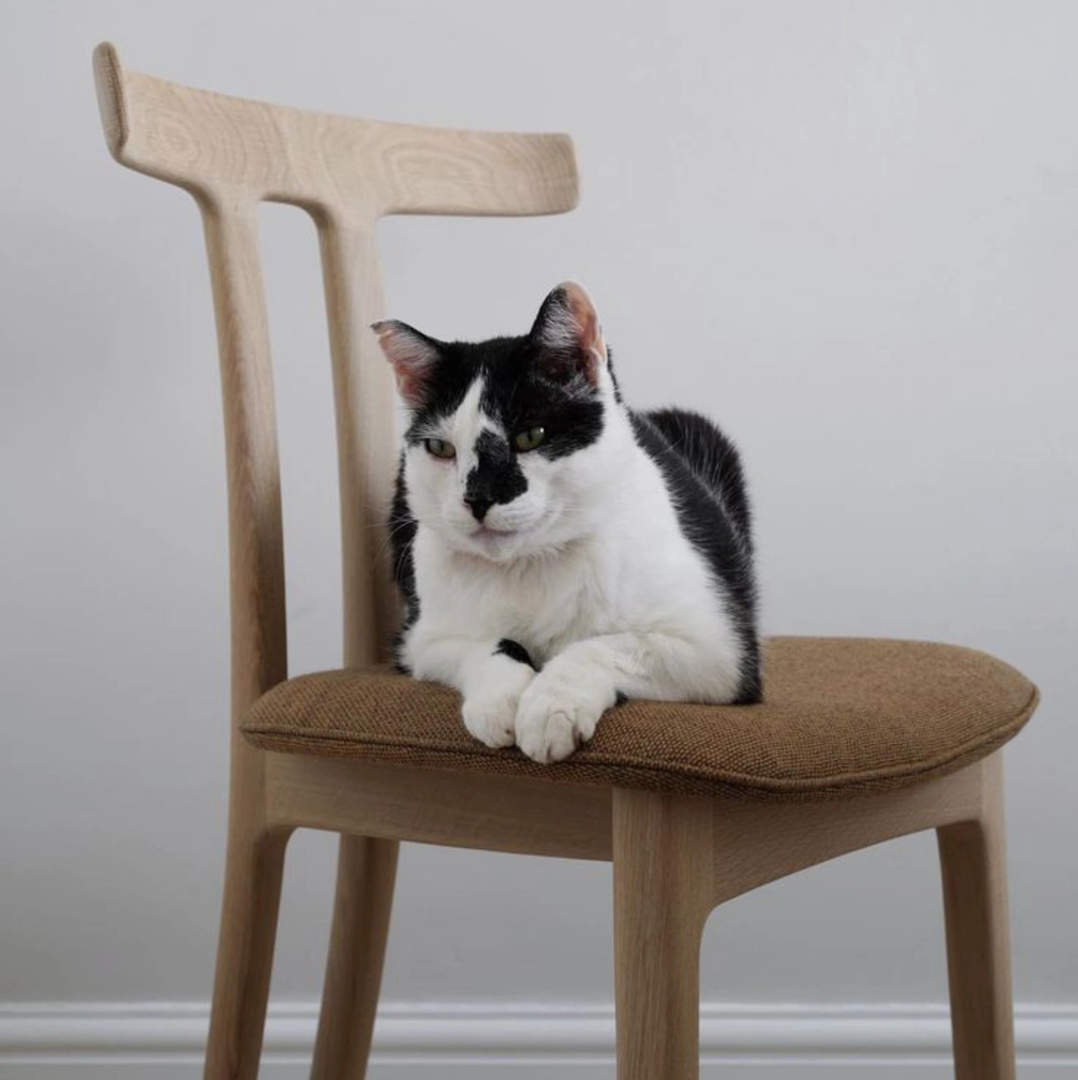 OW58-_-T-Chair-4